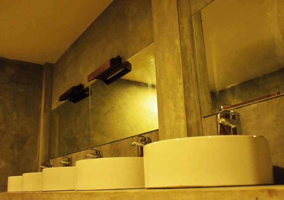 Tent, Garden Area | Bathroom | Shower, free toiletries, bidet, towels