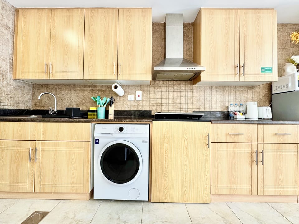 Coffee/tea maker, electric kettle