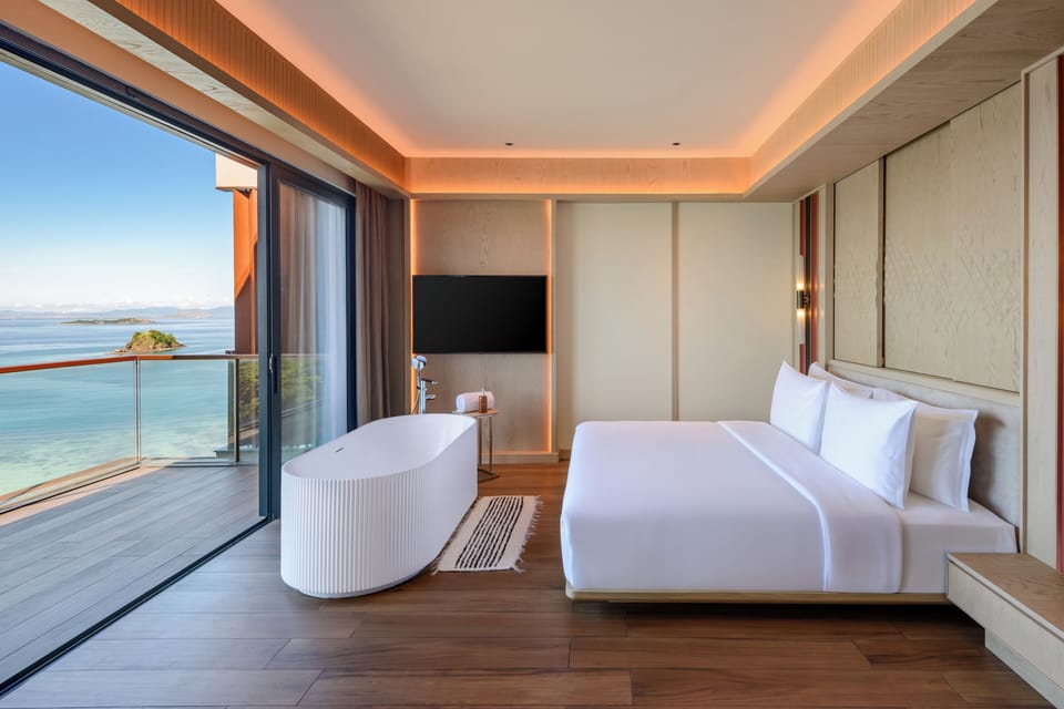 Premium bedding, pillowtop beds, in-room safe, desk