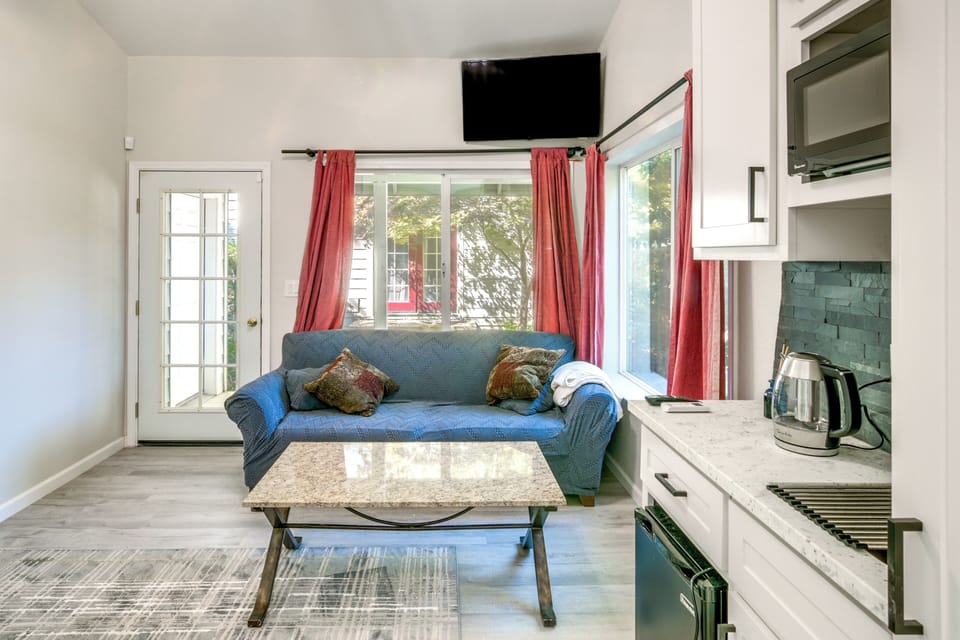 Apartment (0 Bedroom) | Interior