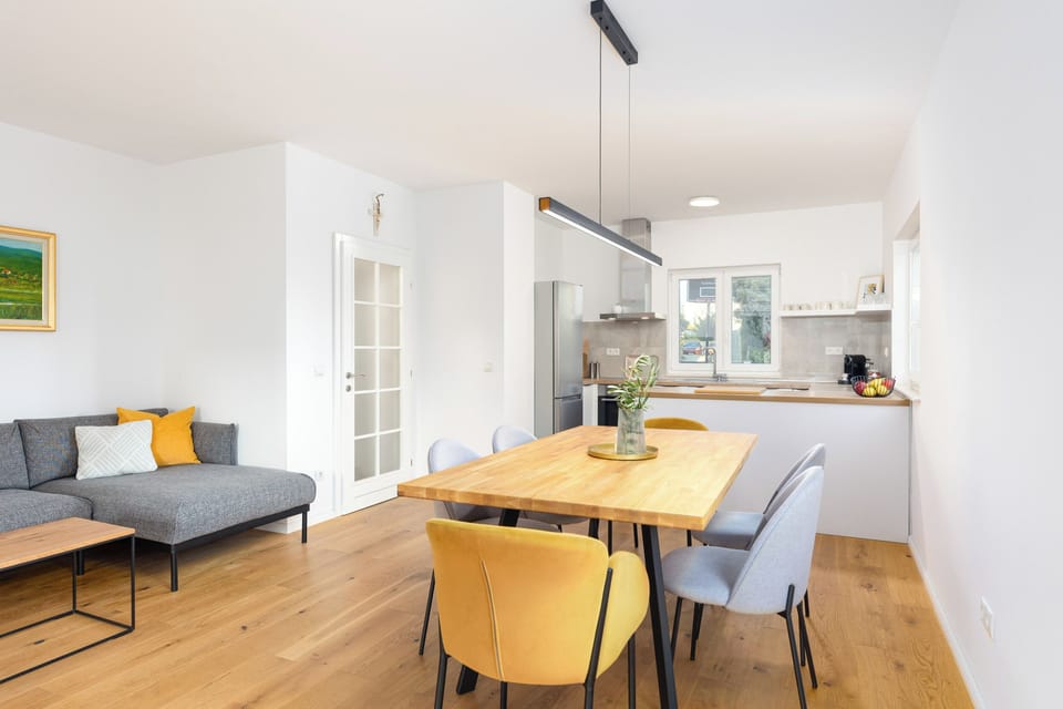 Apartment | Dining