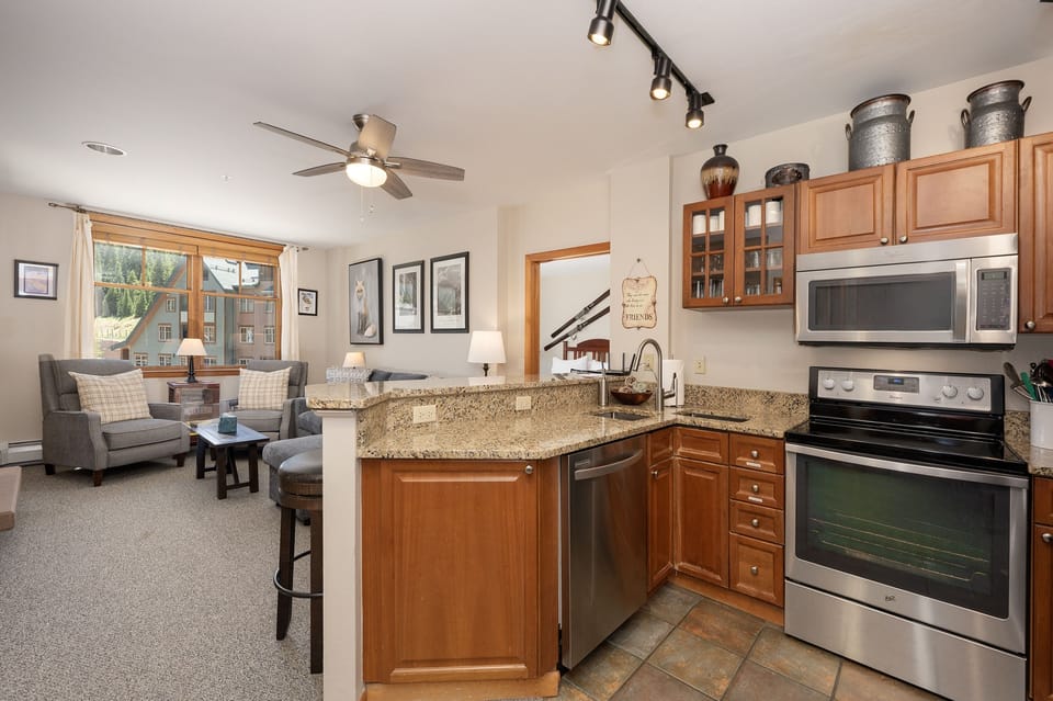 Condo, 2 Bedrooms | Private kitchen | Coffee/tea maker, fridge, oven, toaster