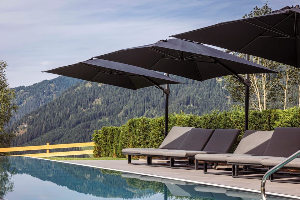Infinity pool