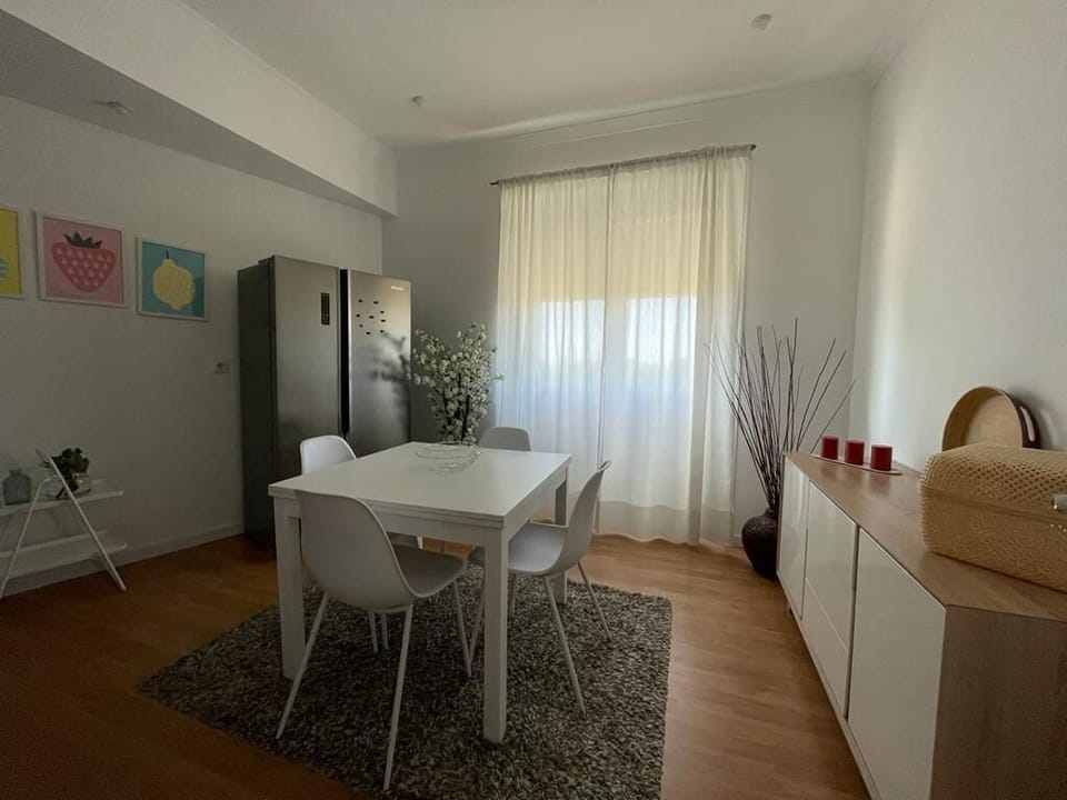Comfort Apartment, City View | Private kitchen | Toaster, freezer