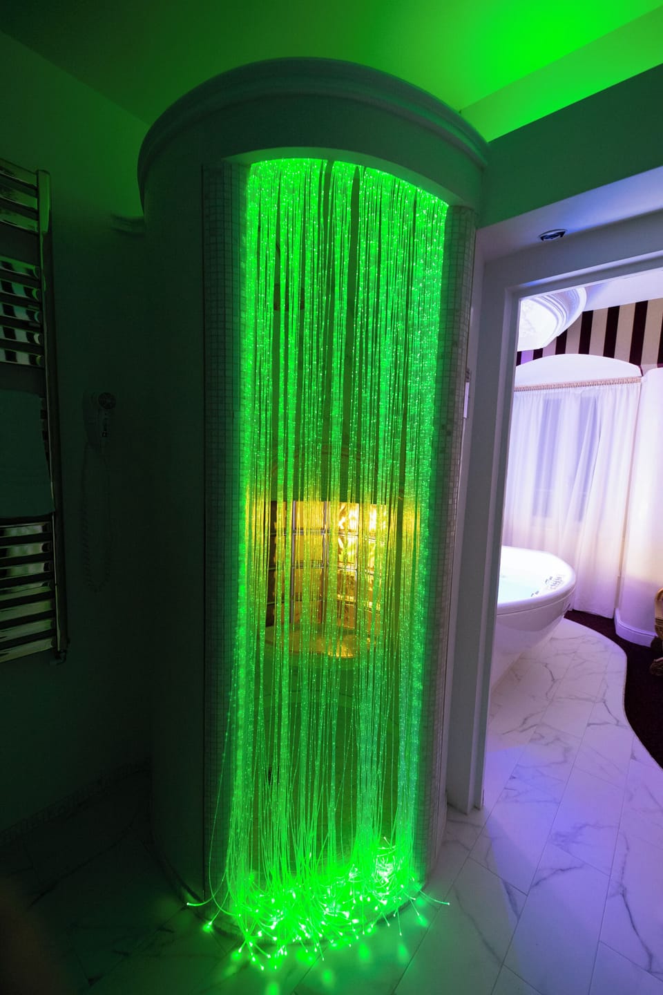 Luxury Double Room, Courtyard View | Bathroom | Separate tub and shower, free toiletries, hair dryer, slippers