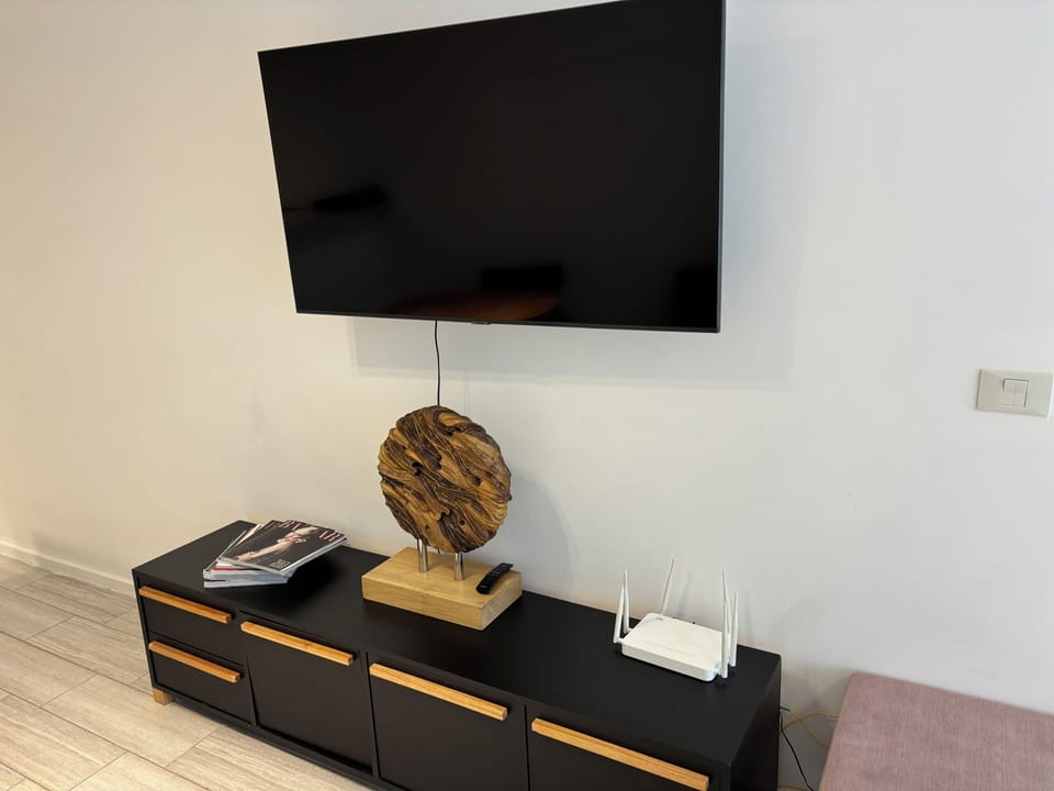 Apartment | Living area | Flat-screen TV