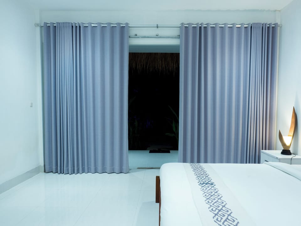 Comfort Double Room, Courtyard View | Desk, laptop workspace, free WiFi
