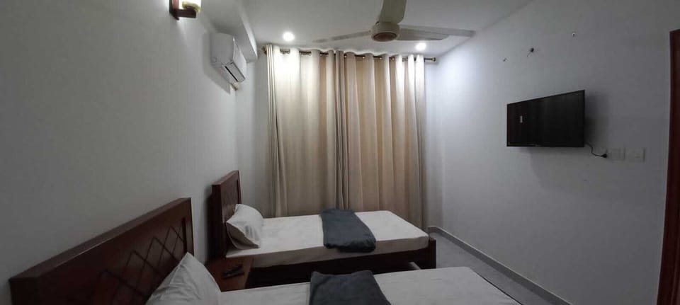 Basic Twin Room | Free WiFi