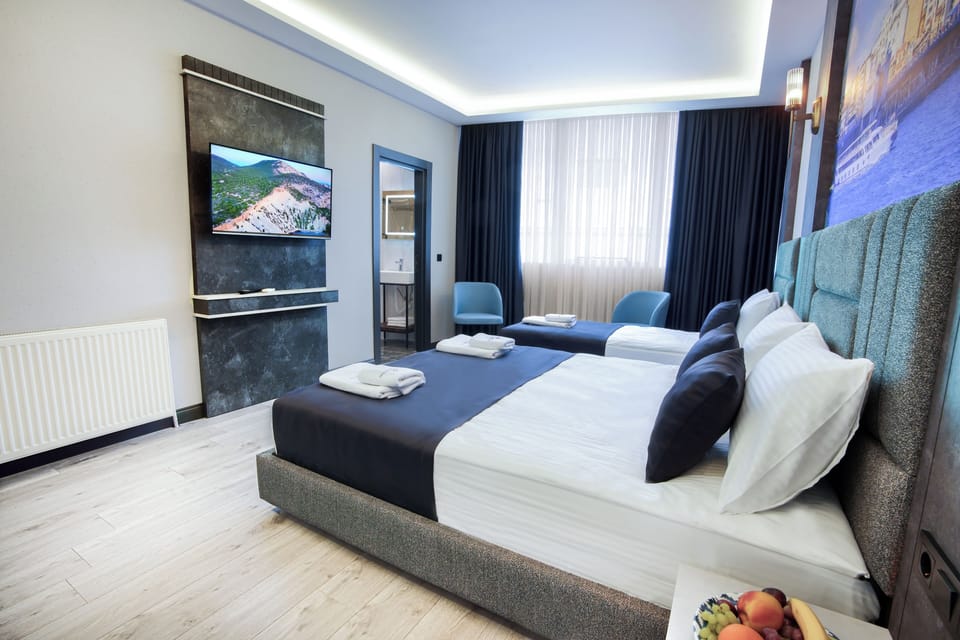 Superior Twin Room | Premium bedding, minibar, in-room safe, desk