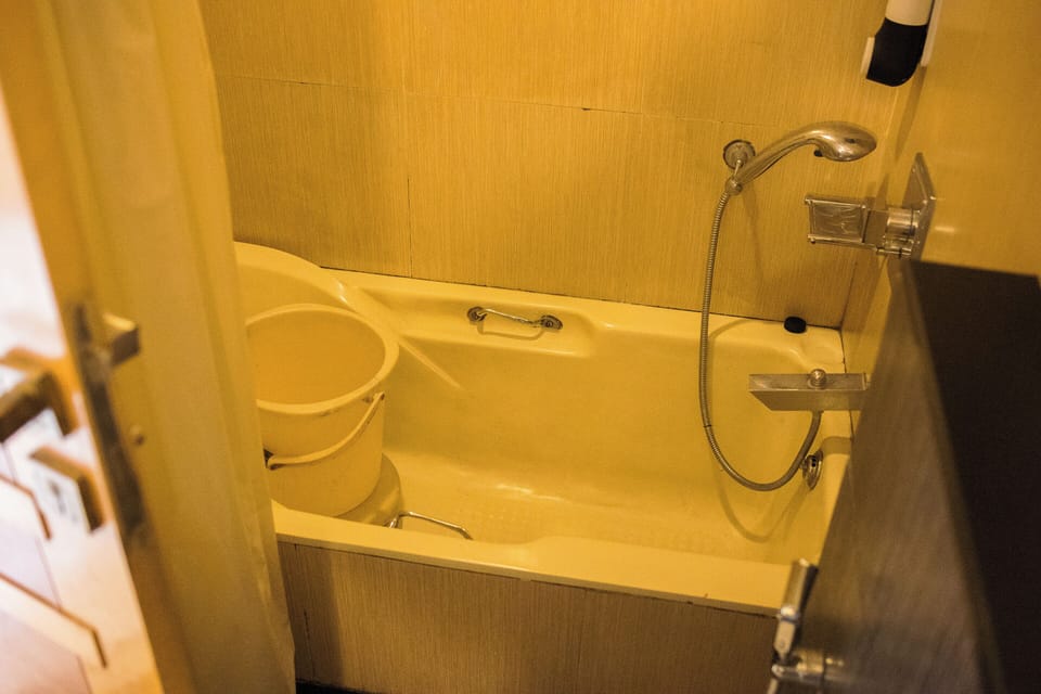 Super Deluxe with Bathtub | Bathroom | Towels, soap, shampoo, toilet paper