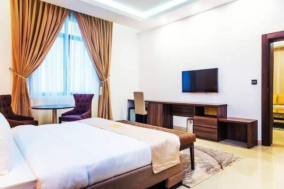 Economy Room, Balcony, City View | Desk, laptop workspace, free WiFi