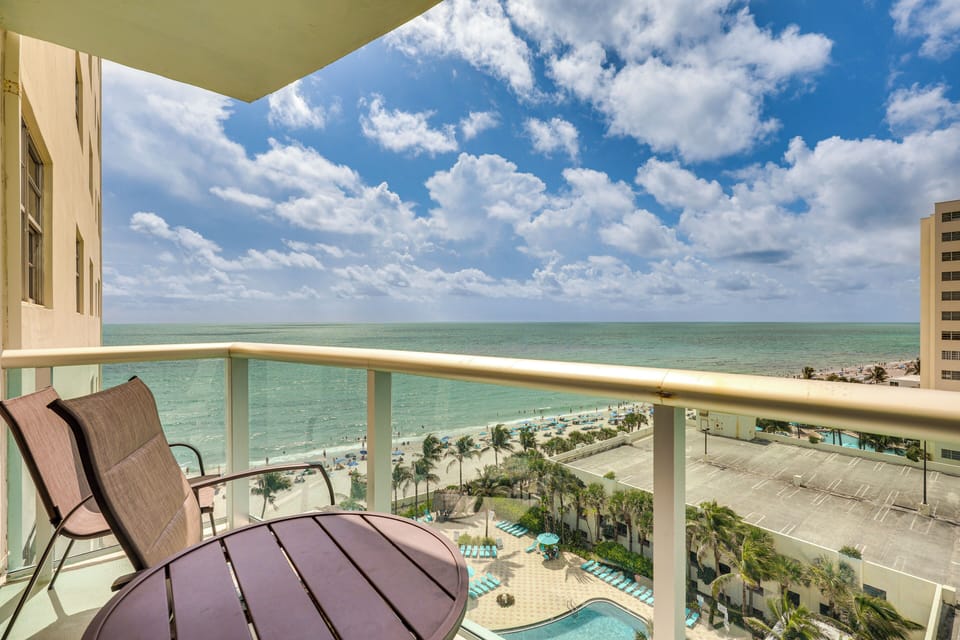 Apartment (2 Bedrooms) | Front of property