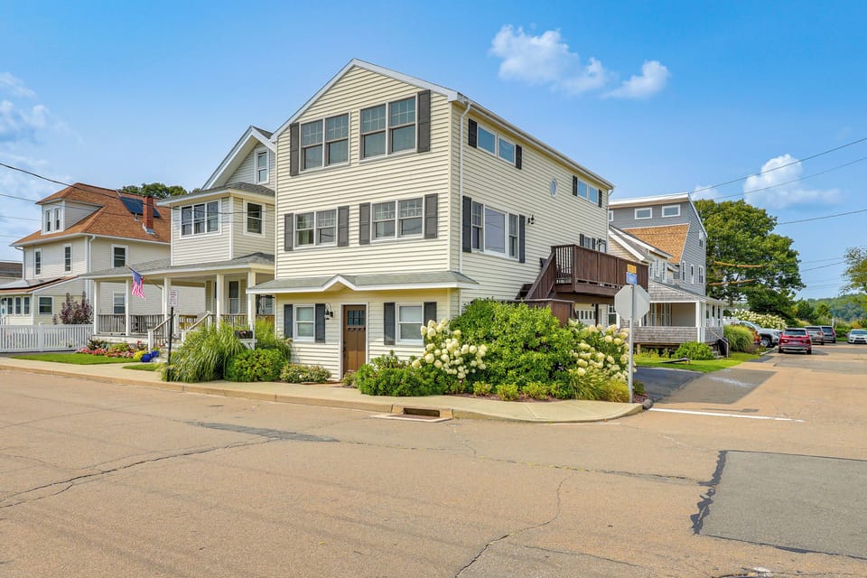 House (4 Bedrooms) | Front of property