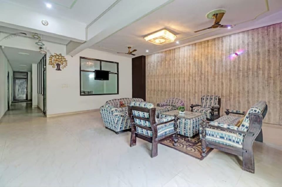 32-inch LED TV with satellite channels