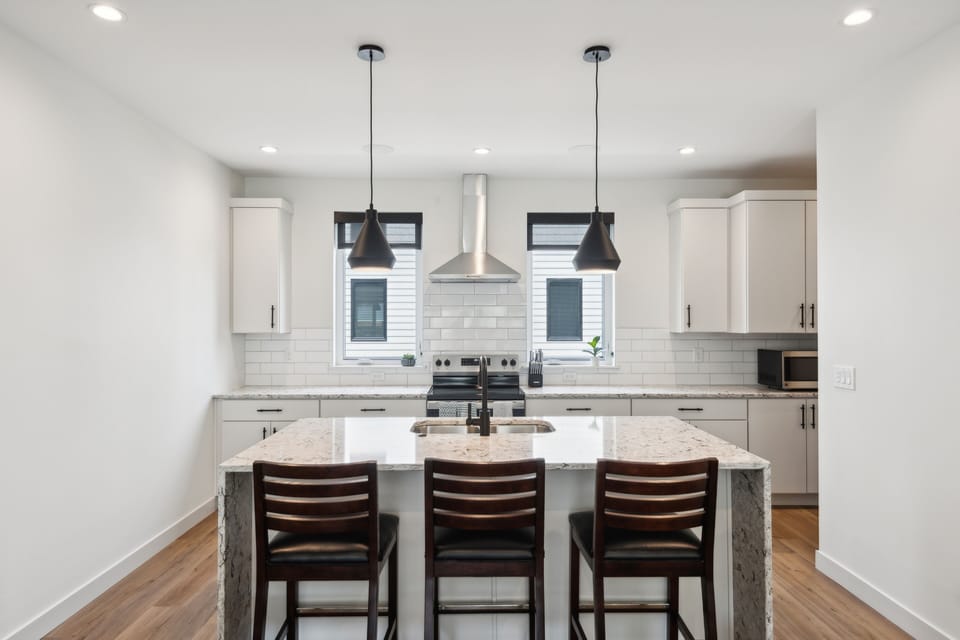 Townhome, 2 Bedrooms | Private kitchen | Fridge, oven, coffee/tea maker, electric kettle