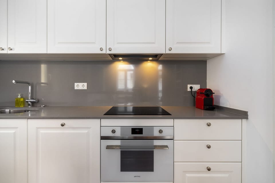 Apartment, 1 Bedroom | Private kitchen | Electric kettle, toaster