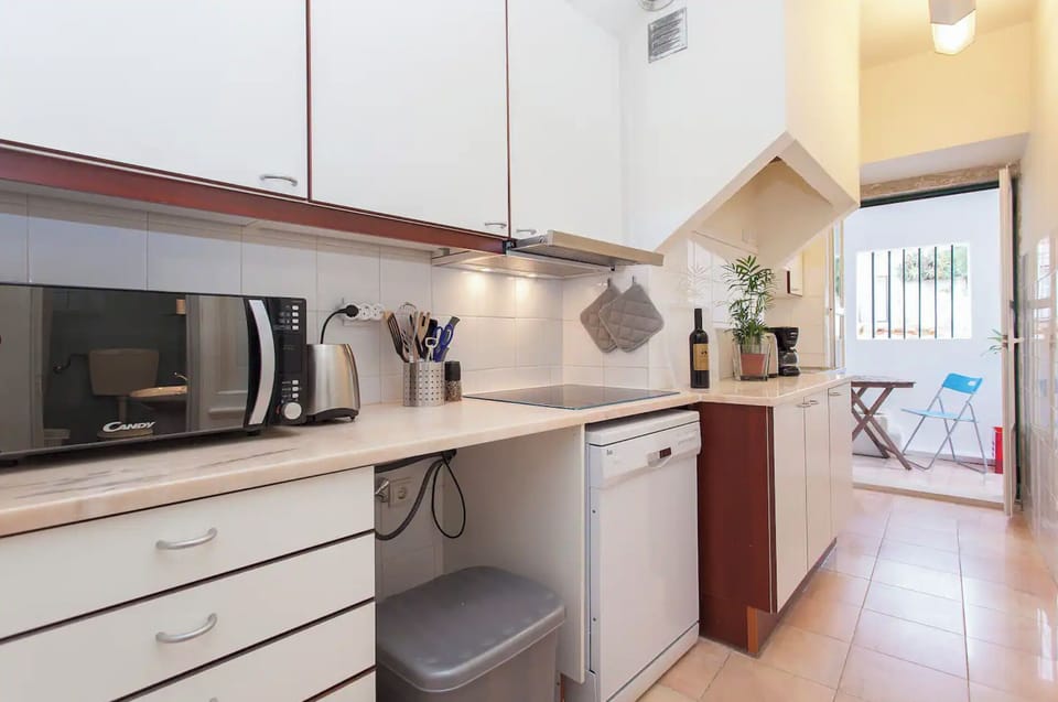 Apartment, 2 Bedrooms | Private kitchen | Electric kettle