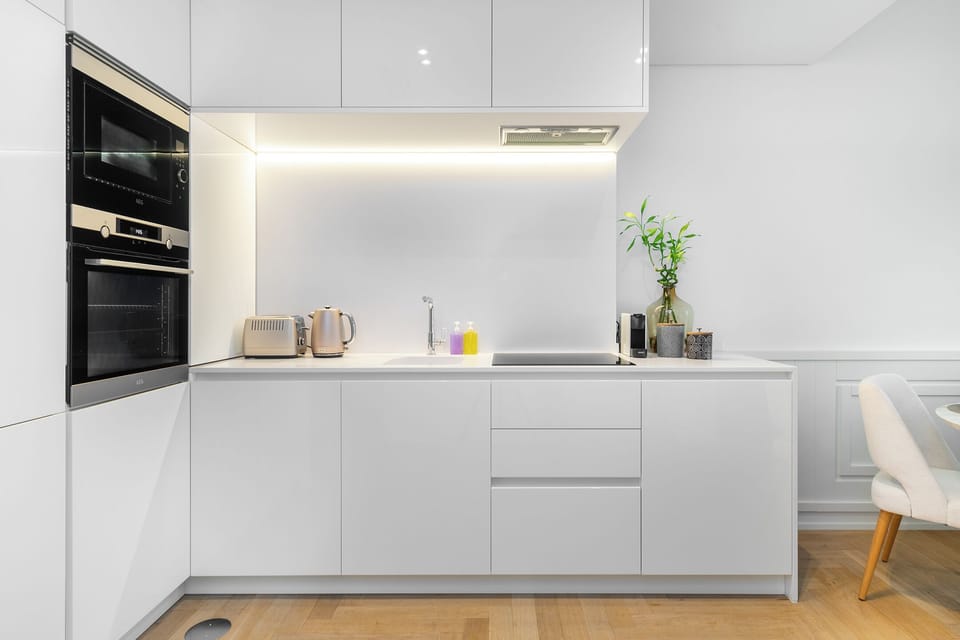 Apartment, 1 Bedroom | Private kitchen | Electric kettle, toaster