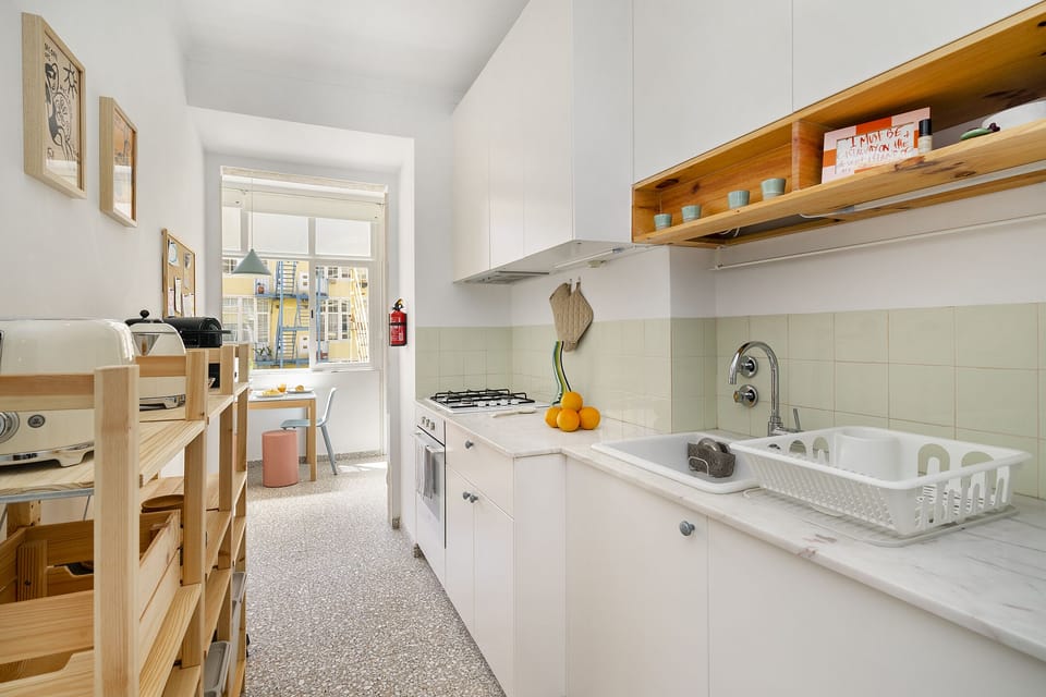 Apartment, 2 Bedrooms | Private kitchen | Electric kettle, toaster