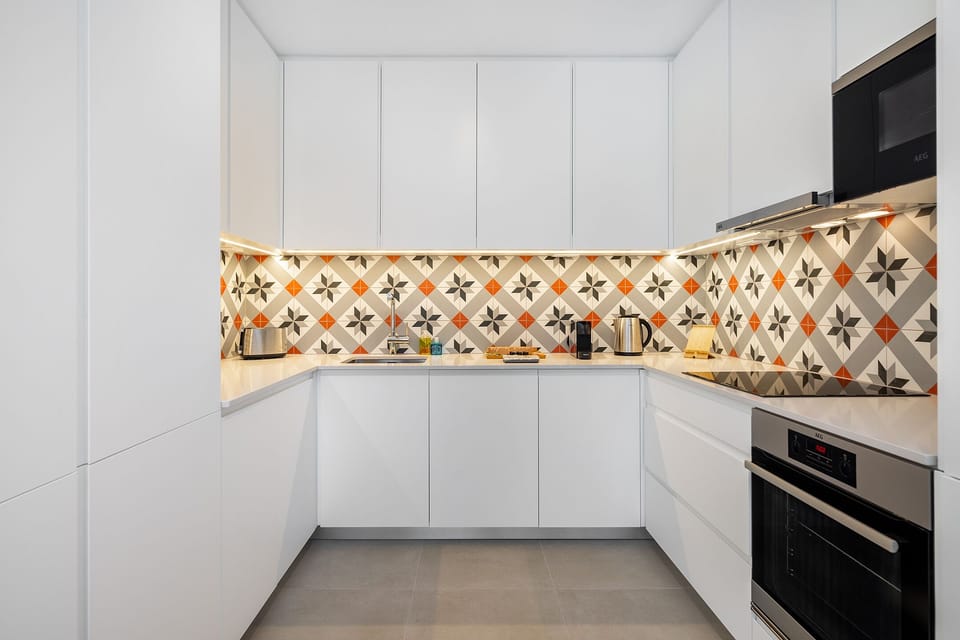 Apartment, 3 Bedrooms | Private kitchen | Electric kettle, toaster