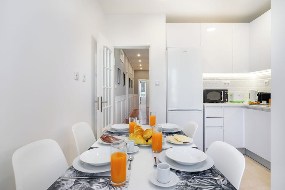 Apartment, 4 Bedrooms | Private kitchen