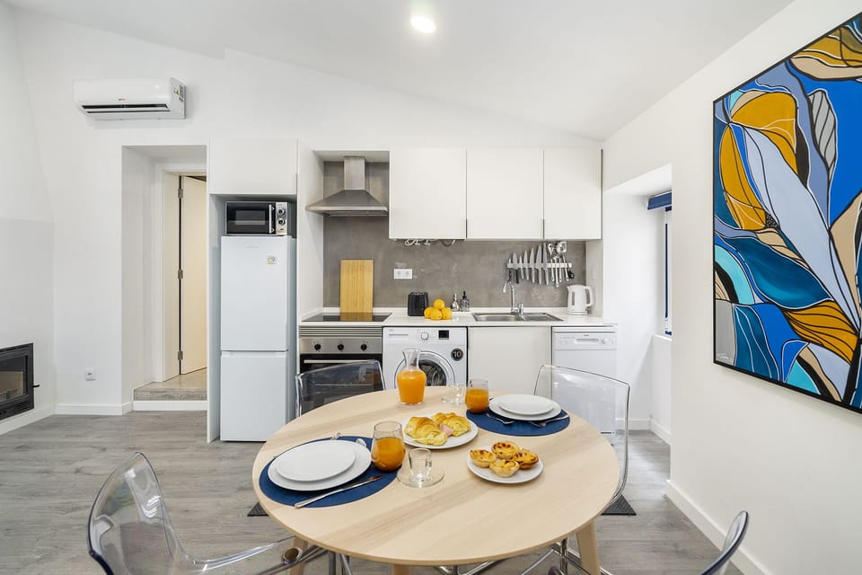 Studio | Living area | Flat-screen TV