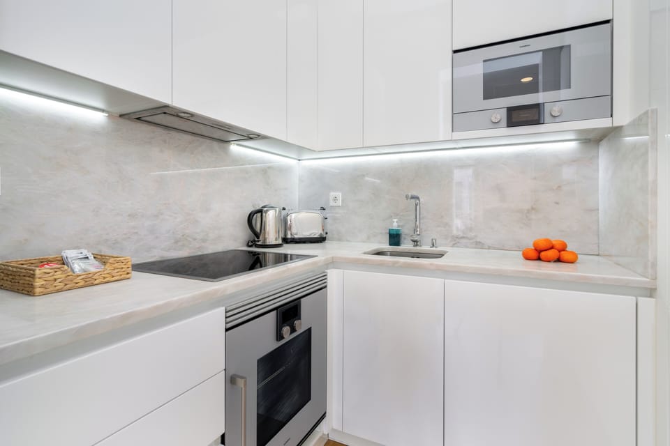 Apartment, 2 Bedrooms | Private kitchen | Electric kettle, toaster