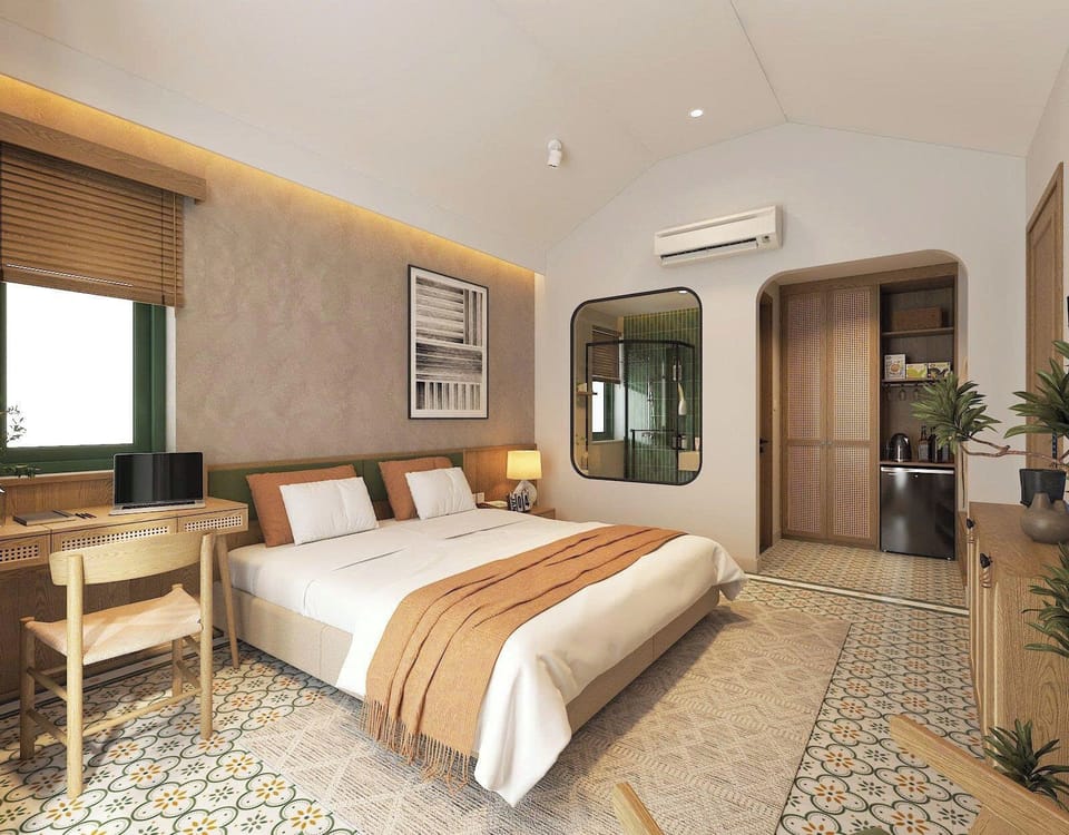 Signature Double Room, Bathtub, Mountain View | Minibar, in-room safe, soundproofing, iron/ironing board