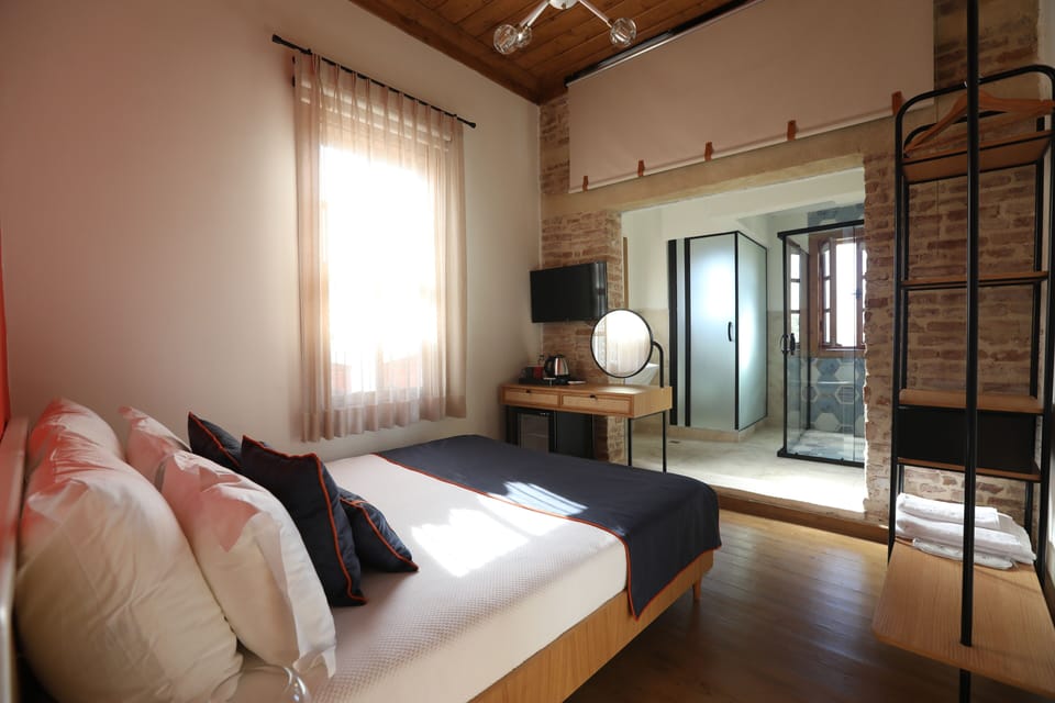 Deluxe Room | Premium bedding, memory foam beds, minibar, in-room safe
