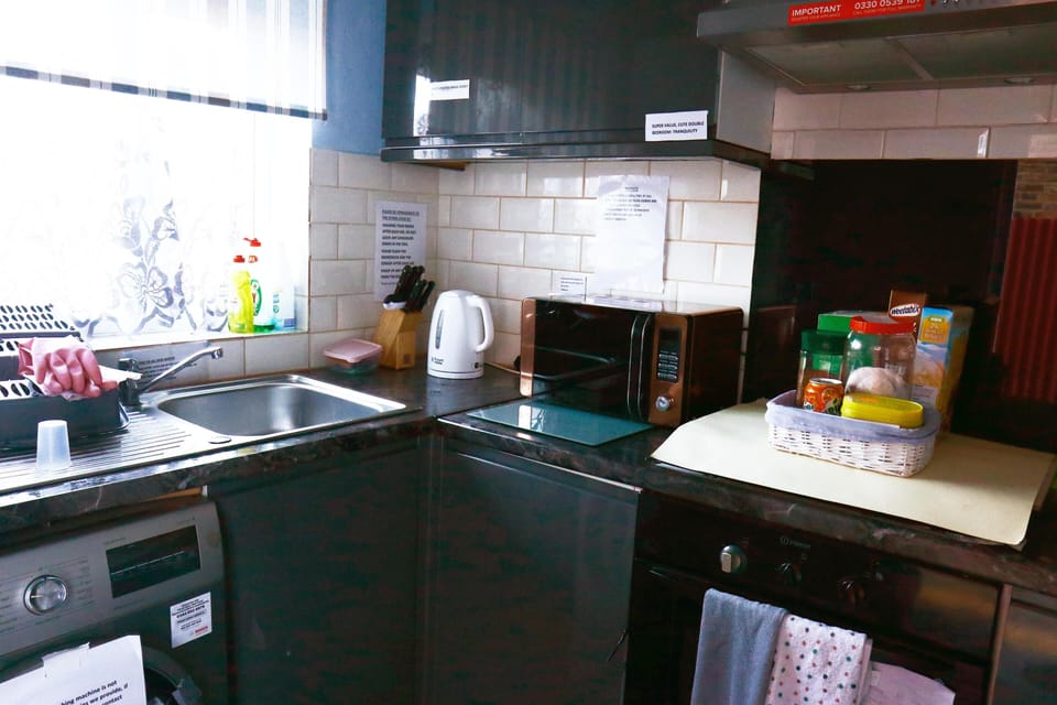House | Private kitchen | Fridge, microwave, oven, electric kettle