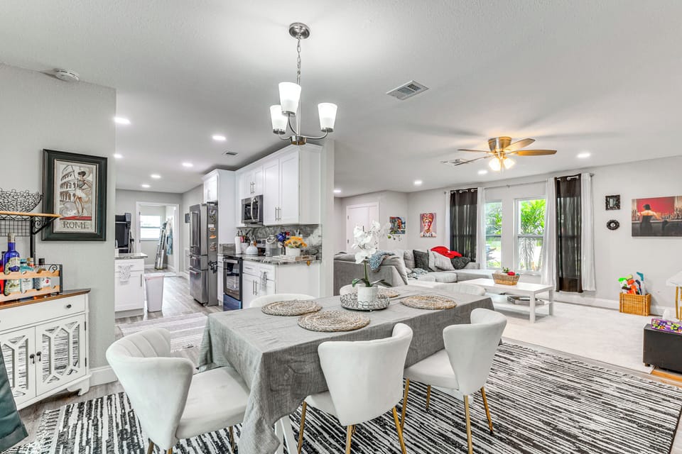 House (4 Bedrooms) | Interior
