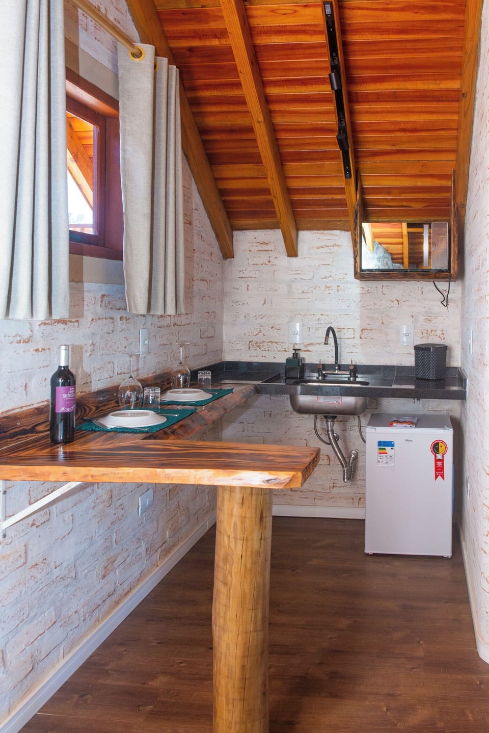 Chalé VI com hidromassagem e vista para as montanhas | Private kitchen | Mini-fridge, microwave