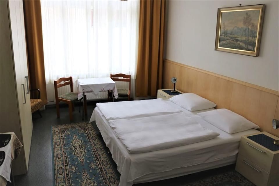 Comfort Double Room | Desk, soundproofing, free WiFi