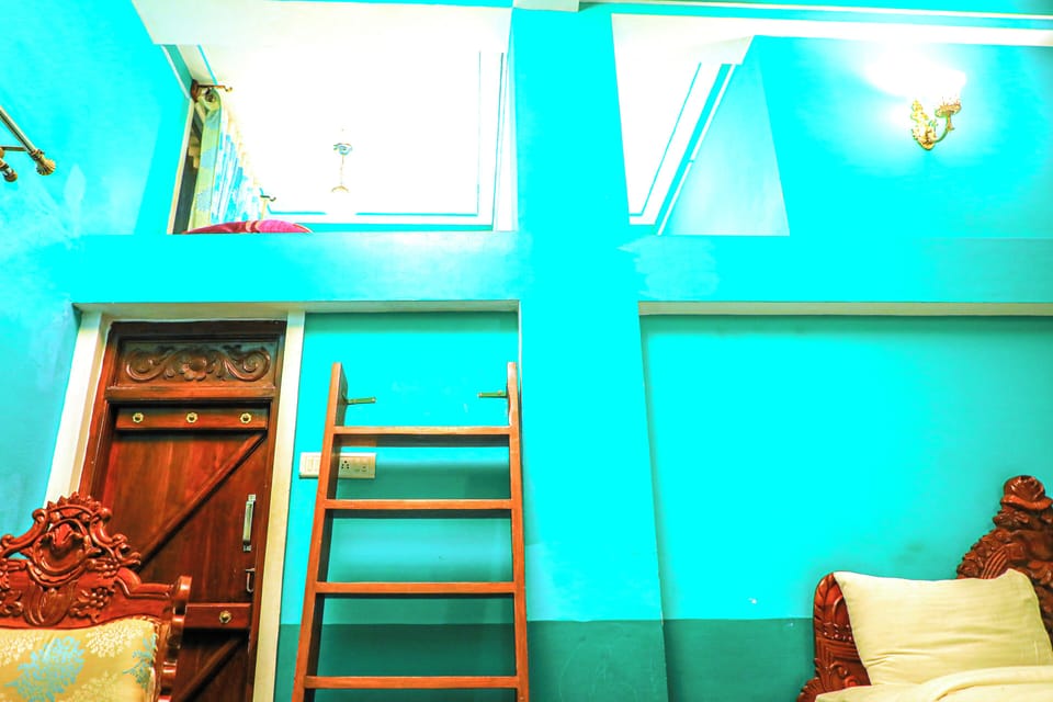 Grand Room | Extra beds