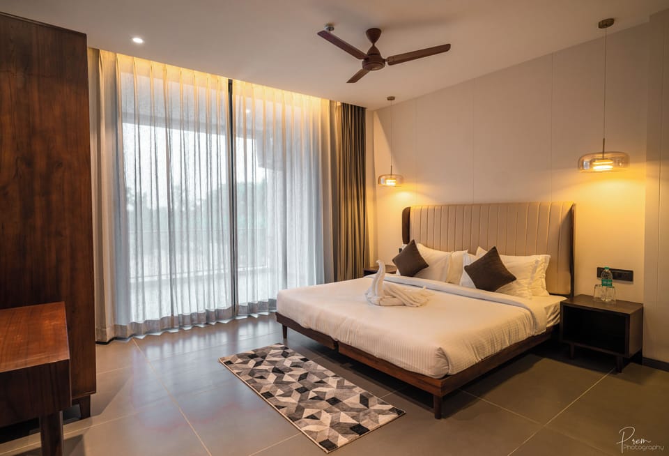 Deluxe Double Room, Balcony, Garden View | Egyptian cotton sheets, premium bedding, memory foam beds, minibar