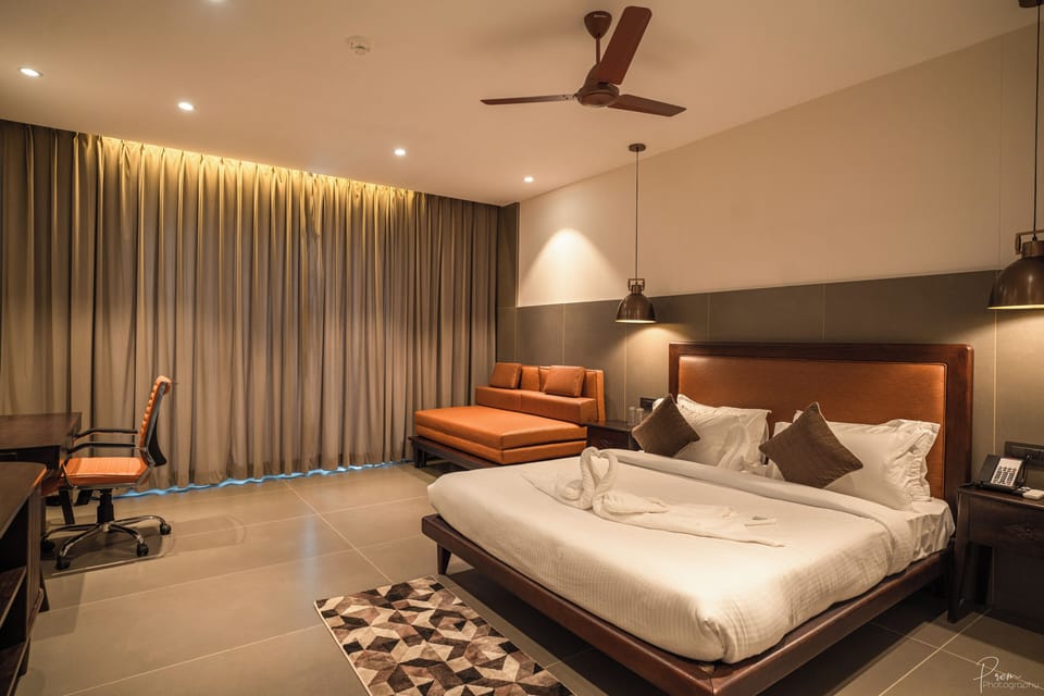 Deluxe Double Room, Balcony, Garden View | Egyptian cotton sheets, premium bedding, memory foam beds, minibar