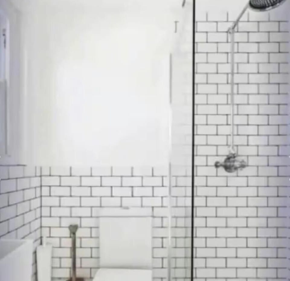 Shepherds Bush W12 Magical Townhouse nr Westfield House in London