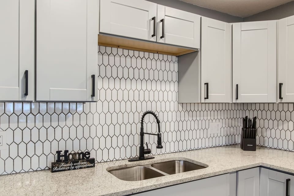 House, 4 Bedrooms | Private kitchen | Coffee/tea maker, fridge, oven, toaster
