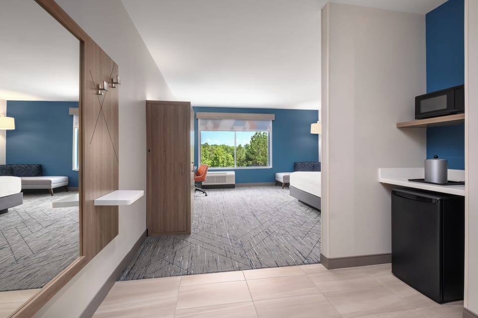 In-room safe, desk, laptop workspace, blackout drapes