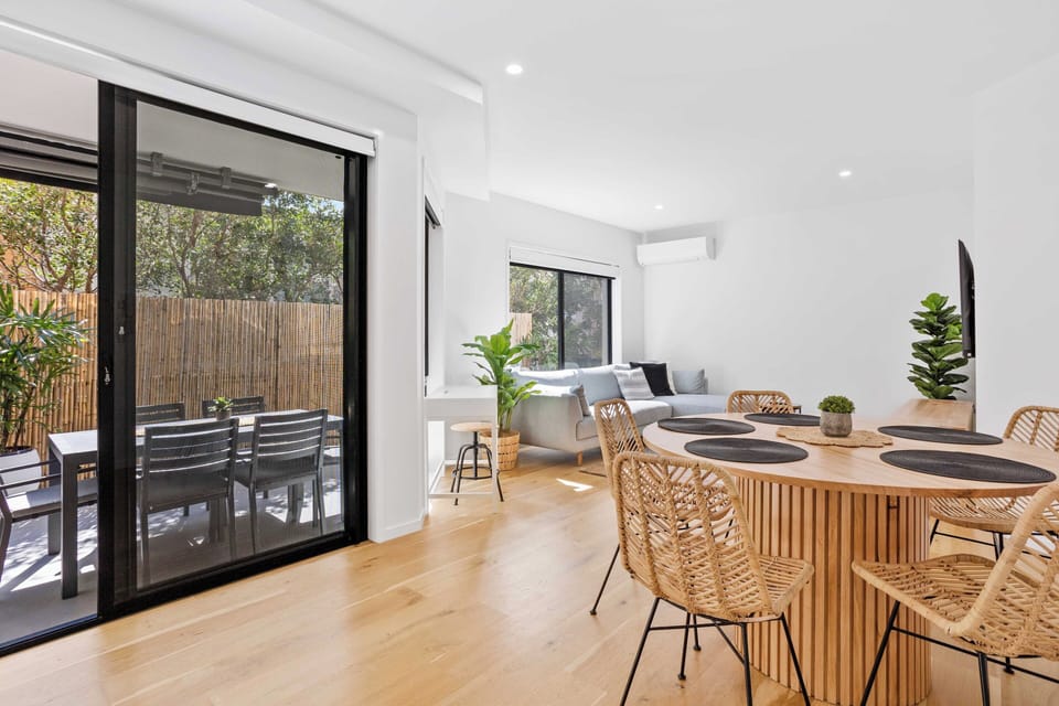 Apartment, 2 Bedrooms | In-room dining