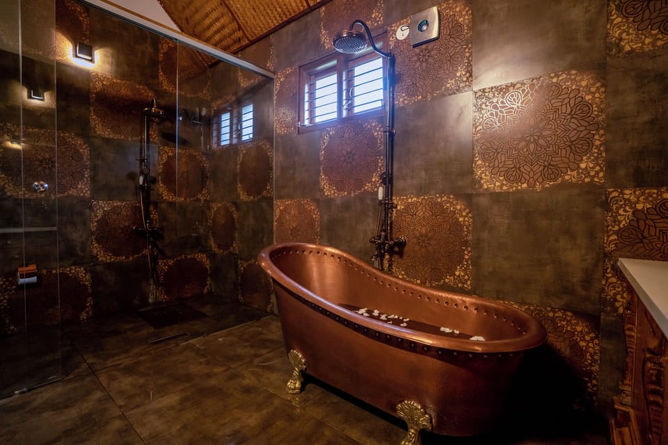 Asian Luxury Village with Balcony | Bathroom | Free toiletries, towels, soap, shampoo