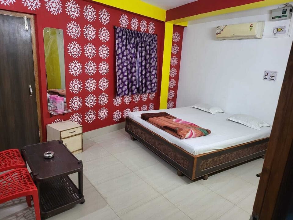 Double Room, 1 King Bed, Balcony, City View | Free WiFi, bed sheets