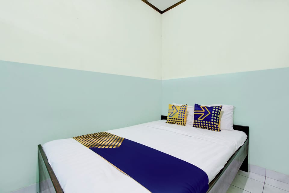 Economy Room | Free WiFi, bed sheets