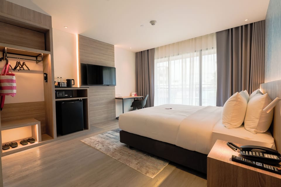 Superior | In-room safe, free WiFi, bed sheets