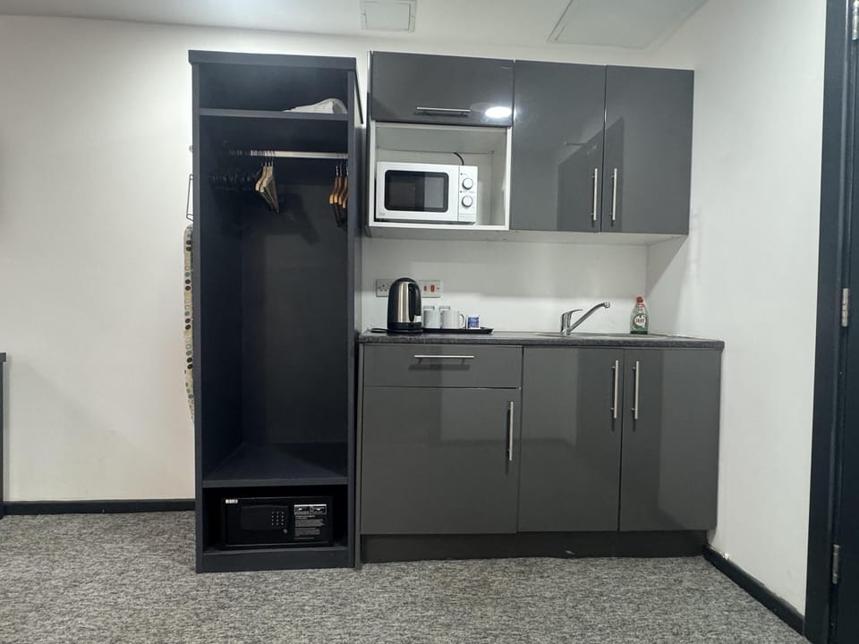 Apartment | Private kitchen | Fridge, microwave, oven, stovetop