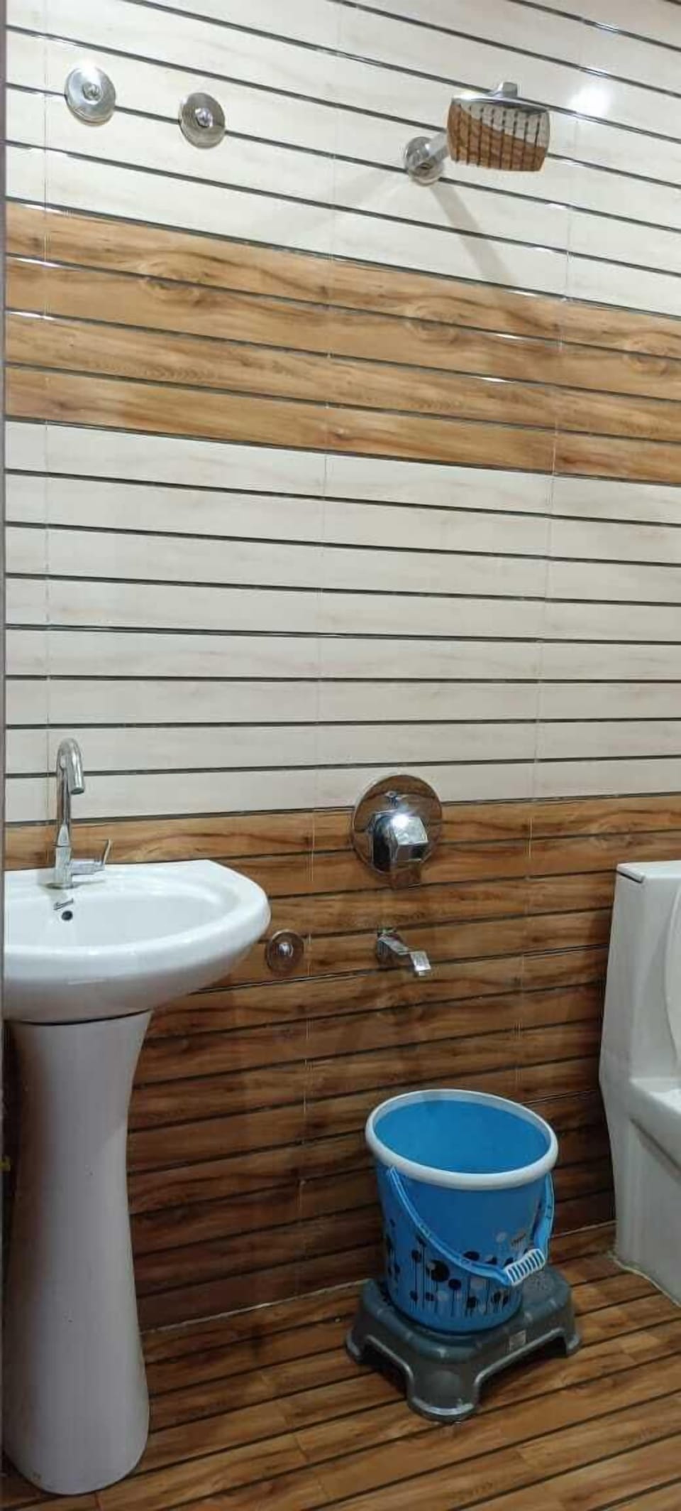 Standard Room | Bathroom | Shower, towels, soap