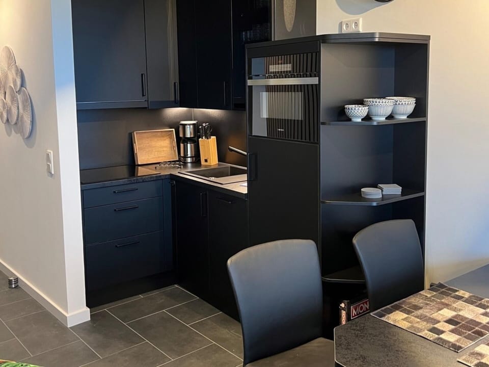 Apartment | Private kitchen | Electric kettle, toaster