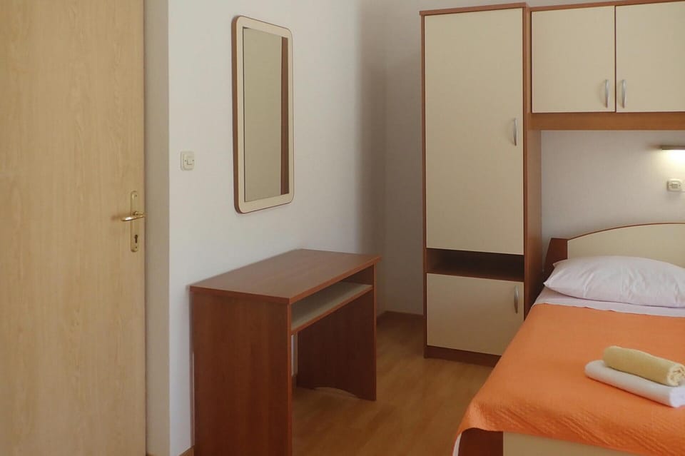 Apartment | 1 bedroom, individually furnished