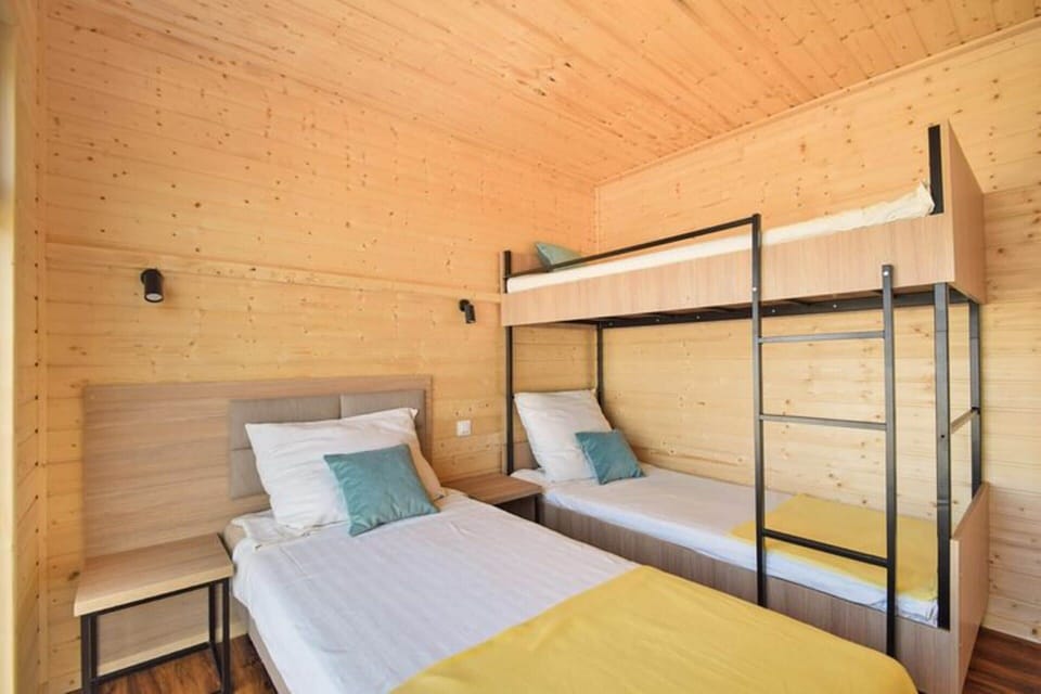 House | 1 bedroom, individually furnished, bed sheets