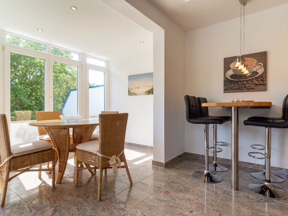 Apartment | Dining